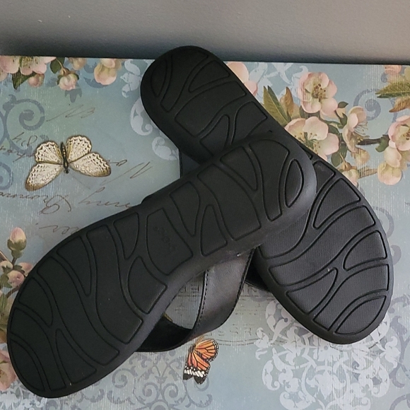 BORN/B. O. C. Flip Flops - Picture 2 of 3